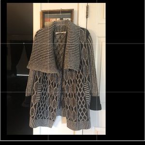 Black&White Sweater Shawl Collar Slit Pockets